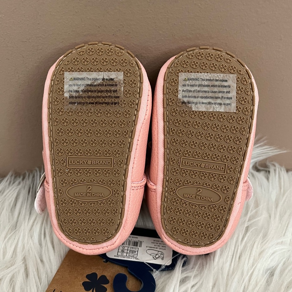 {Lucky Brand} Baby Girl Crib Shoes with Bow Detail in Pink - Size 2 (3-6 months) - Picture 6 of 8